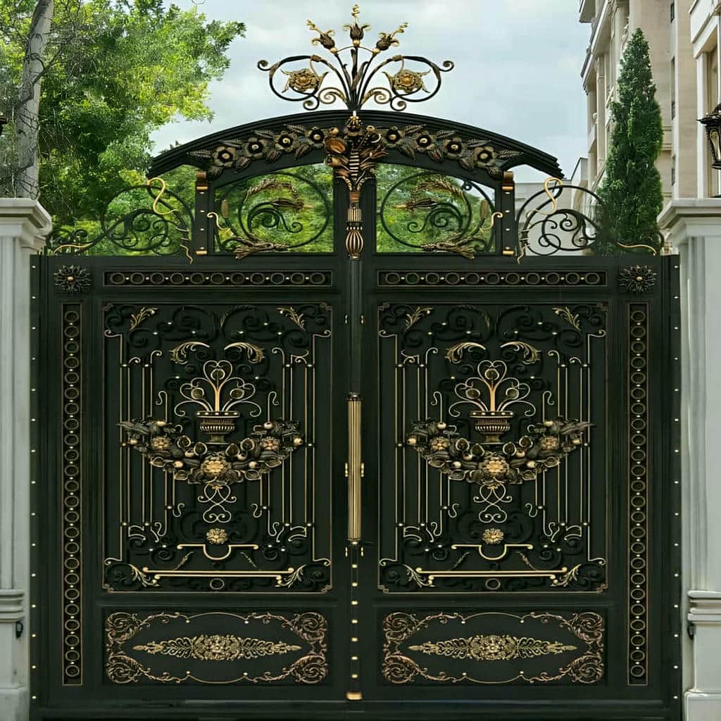 درب پارکینگ حیاط در کمال شهر