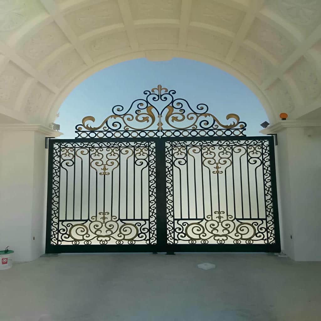 درب پارکینگ فلزی حیاط در کرج