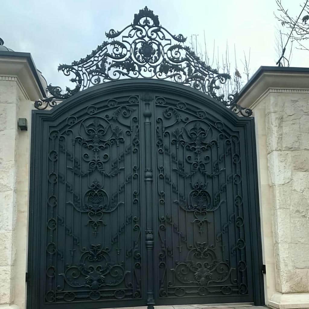 نصب درب پارکینگ فلزی حیاط مدرن در بندرعباس