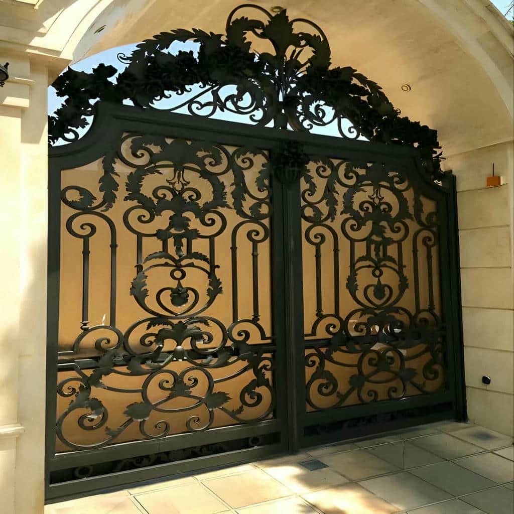 درب پارکینگ حیاط در عظیمیه کرج