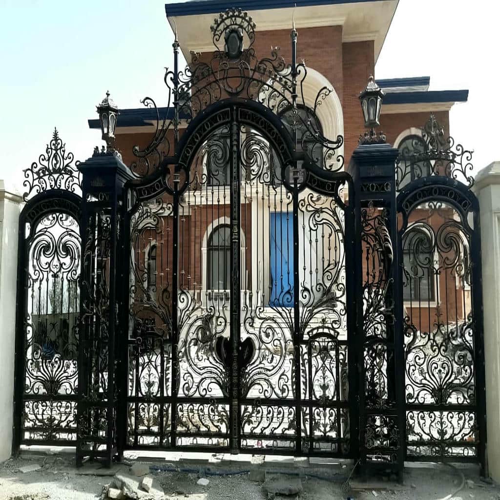 نصب درب پارکینگ حیاط ساده در مهرشهر کرج