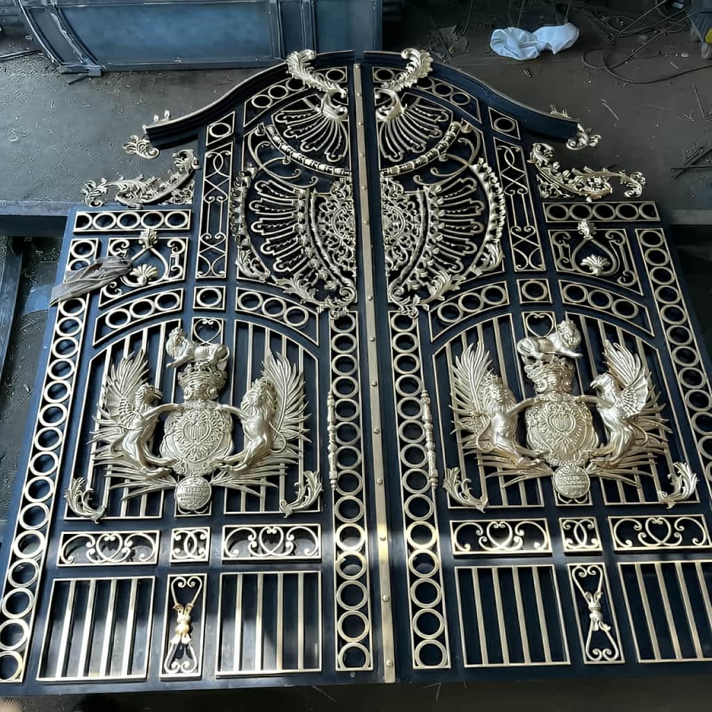 درب پارکینگ فلزی حیاط در کرمان