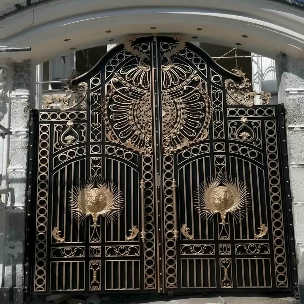 فروش درب پارکینگ فلزی حیاط مدرن در کرمان فروش درب پارکینگ فلزی حیاط مدرن در کرمان