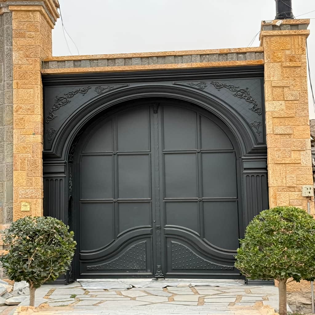 خرید درب پارکینگ فلزی حیاط ضدزنگ در اندیشه