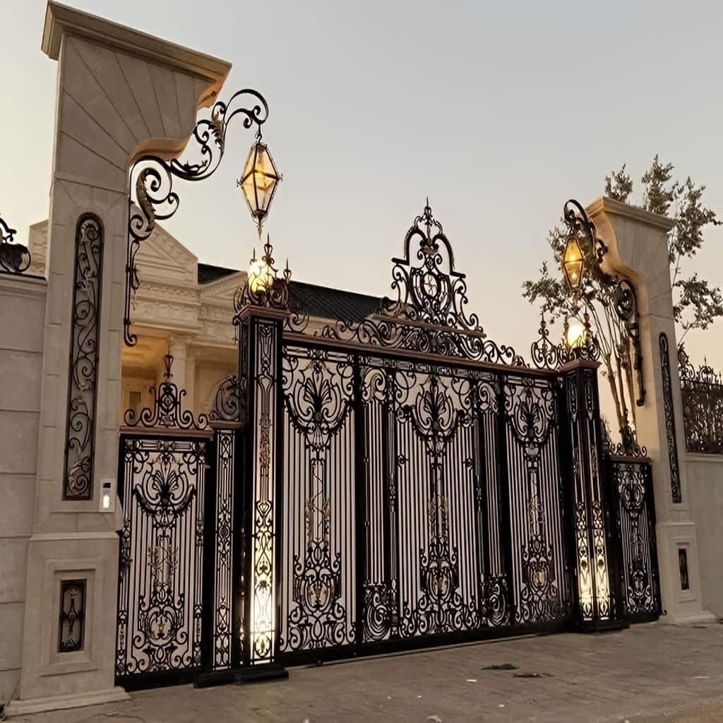 درب پارکینگ فلزی حیاط در نیشابور