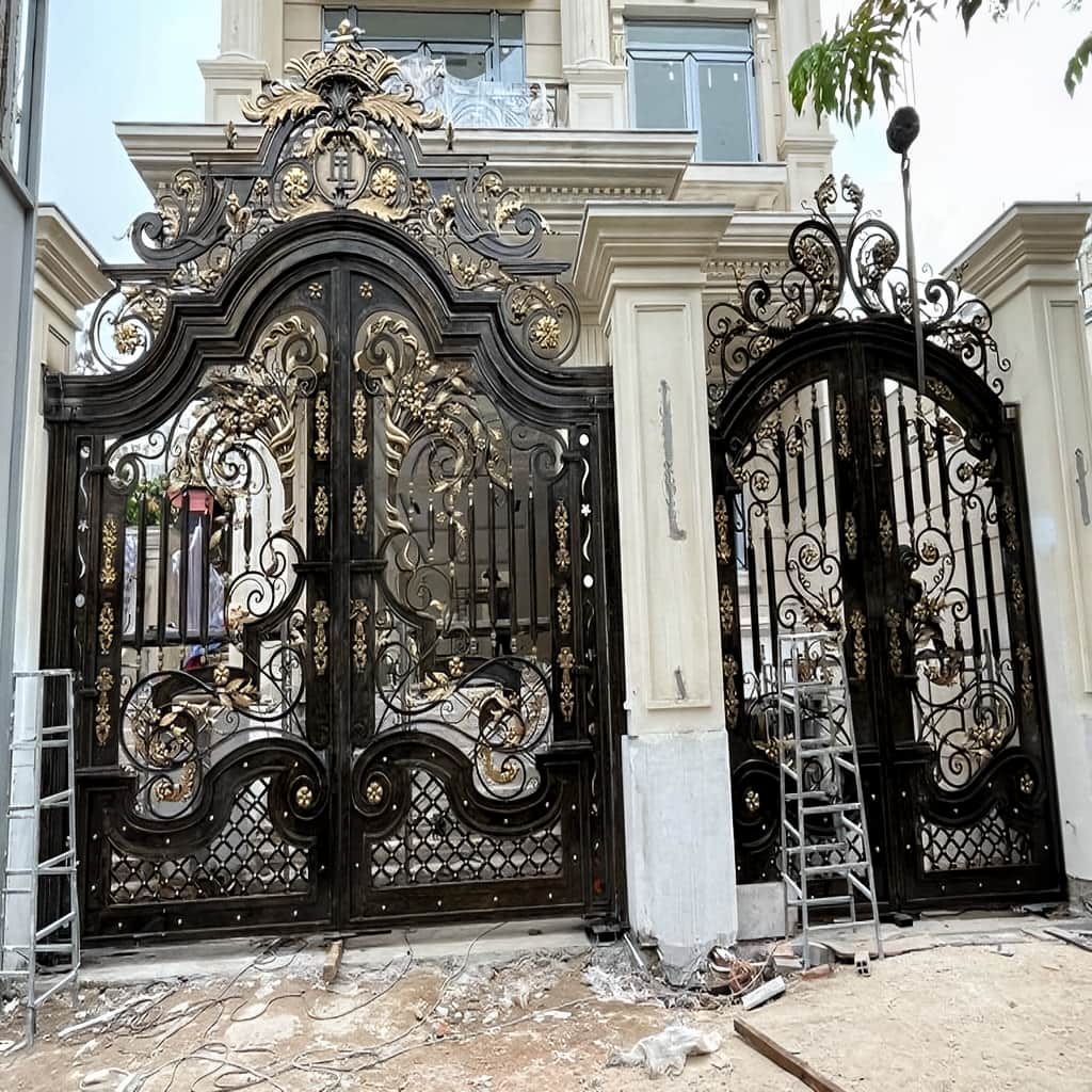 خرید درب پارکینگ حیاط آهنی در استان گیلان