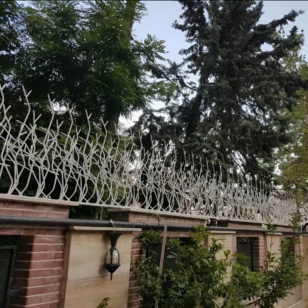 حفاظ شاخ گوزنی خار دار با میلگرد مقاوم
