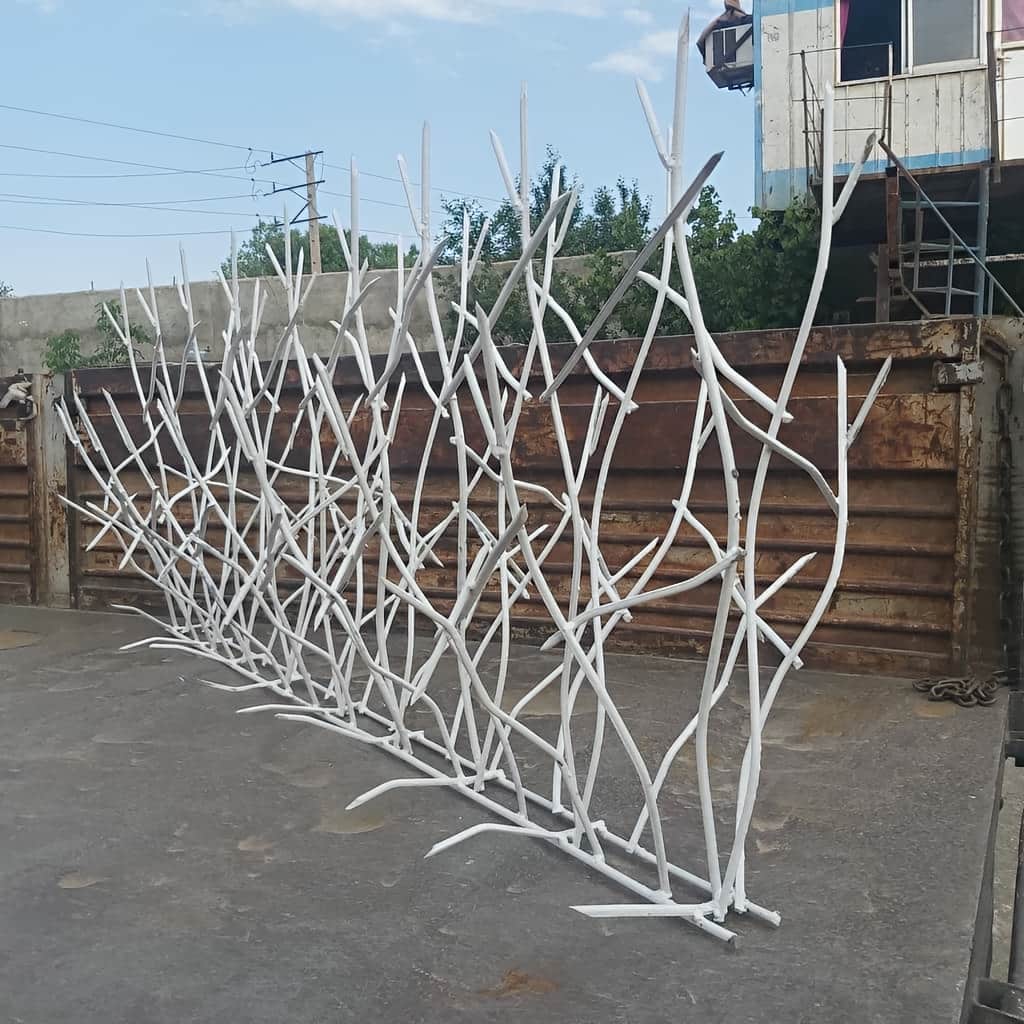 حفاظ شاخ گوزنی خار دار با تراکم منظم شاخه ها