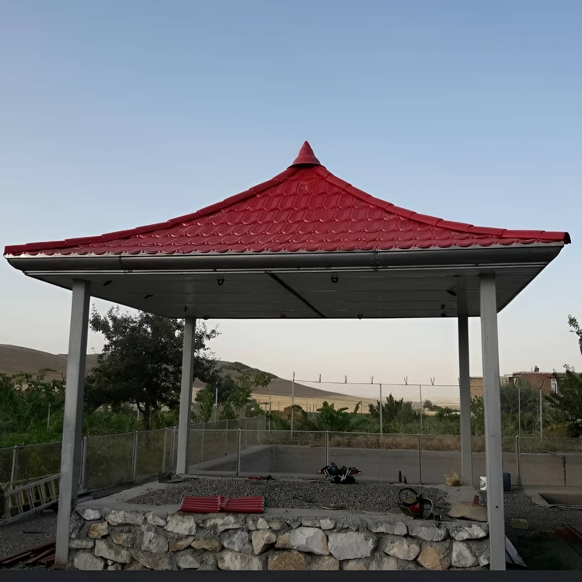 آردواز سفارشی پروژه محور با رنگ هماهنگ نما