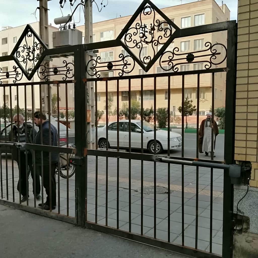 جک درب پارکینگی با موتور متناسب با وزن درب عوامل کلیدی مؤثر بر قیمت جک درب پارکینگی