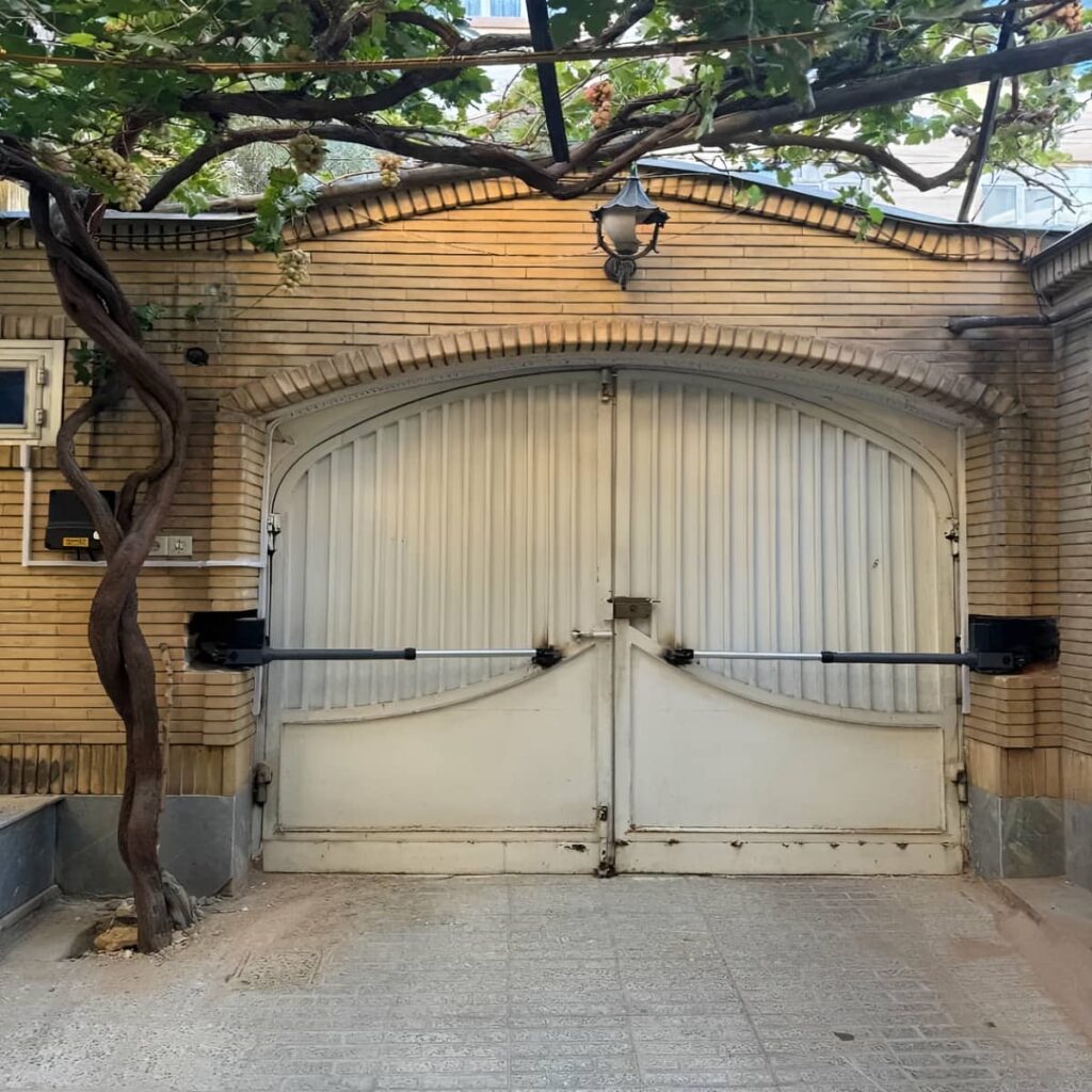 مشخصات فنی جک درب پارکینگی با موتور متناسب با وزن درب مشخصات فنی مهم جک درب پارکینگی