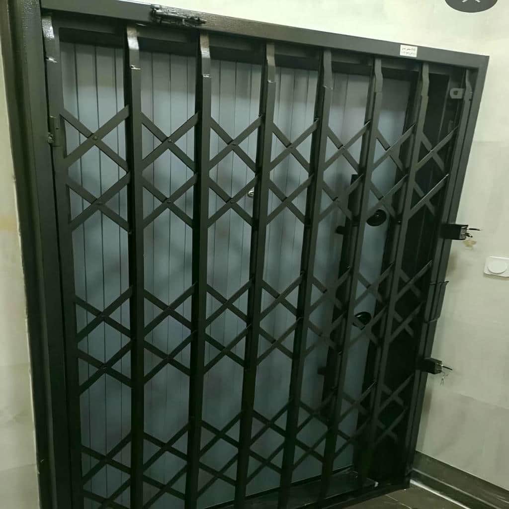 قیمت درب آکاردئونی مدرن مشکی بر اساس سفارش