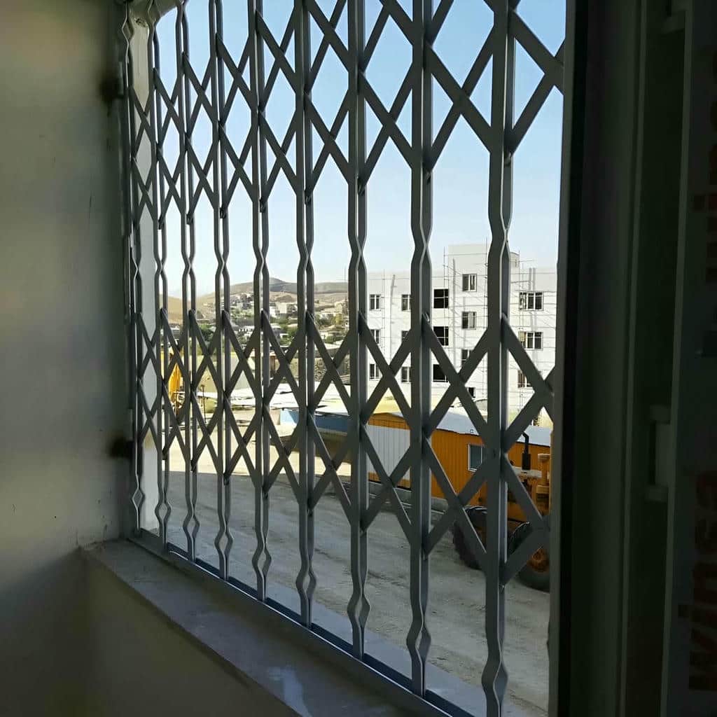 6 نمونه درب آکاردئونی شیک قفل دار