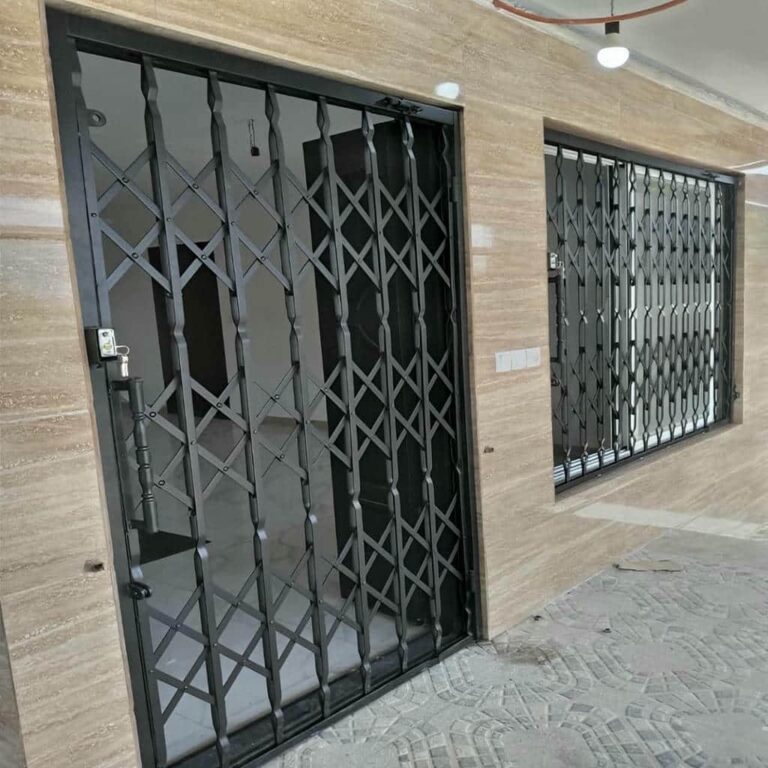 11 طرح درب آکاردئونی مشکی طلایی