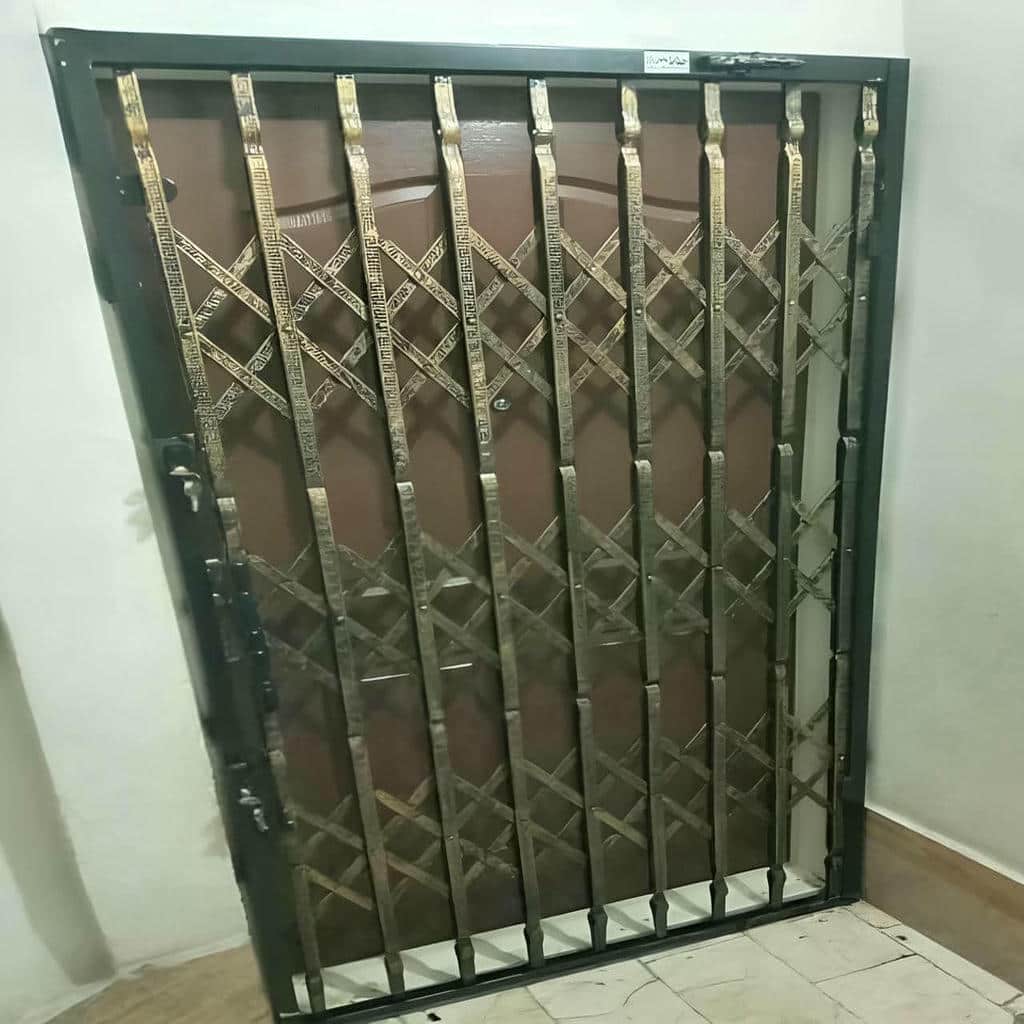 خرید حفاظ آکاردئونی درب واحد با تسمه فولادی
