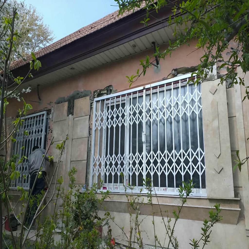 خرید درب ریلی آکاردئونی کم جا با حرکت روان