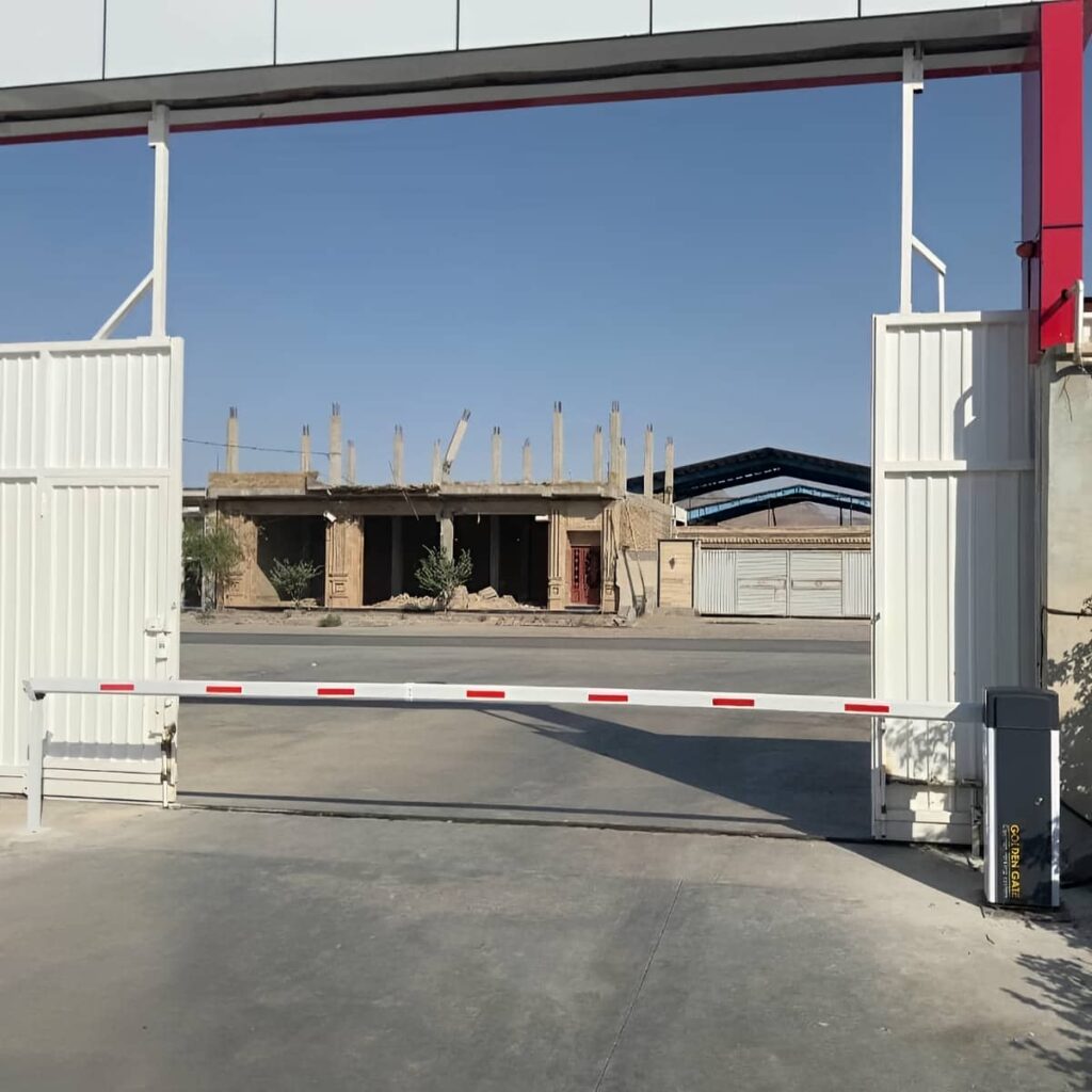 خرید راهبند بازویی LED دار پارکینگ فنس دار