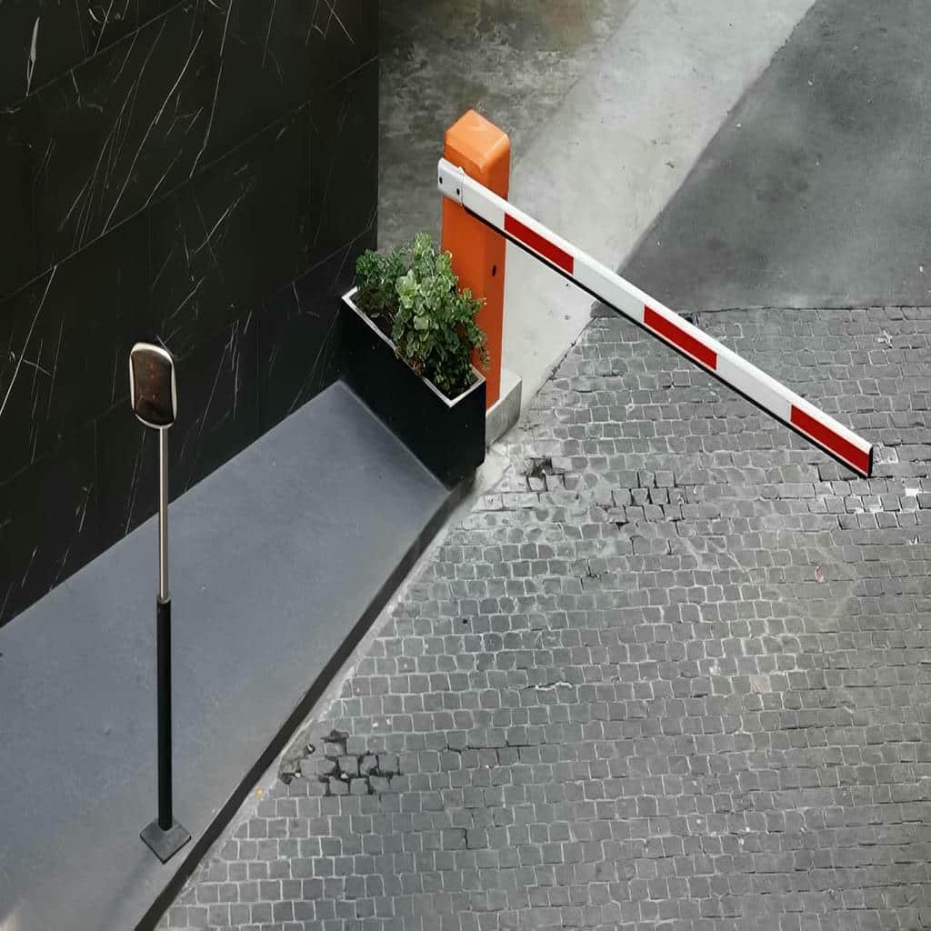ساخت راهبند زنجیری محوطه باز چراغ‌دار