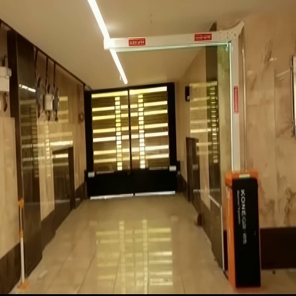 ساخت سیستم کنترل تردد پارکینگ سازمانی ظرفیت‌سنج
