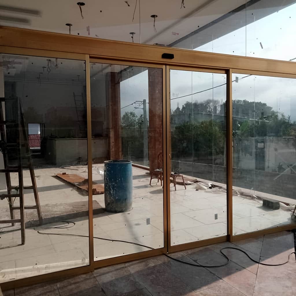 خدمات نصب درب شیشه ای سکوریت اتوماتیک ورودی