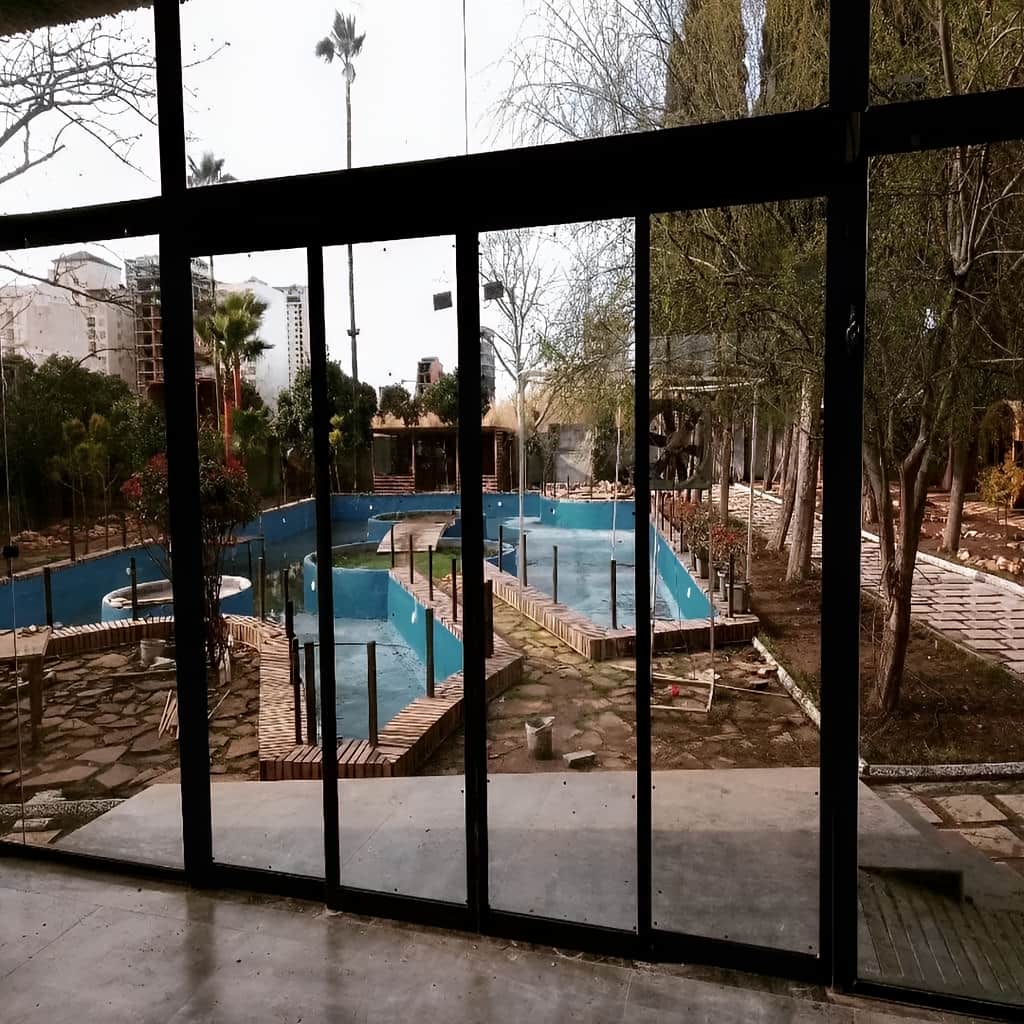 سفارش درب اتوماتیک شیشه ای ورودی فروشگاه با فریم باریک
