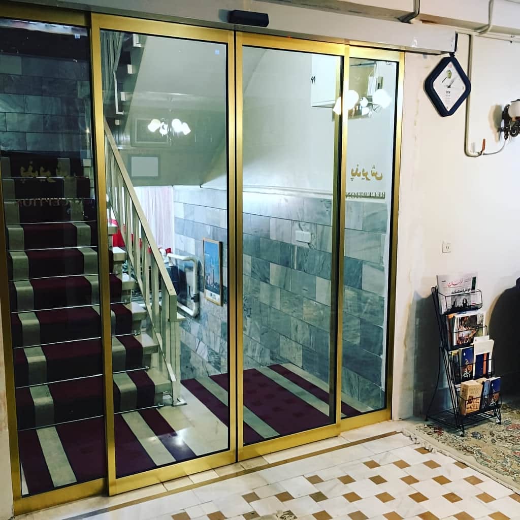 انتخاب درب شیشه ای لمینت کشویی برای لابی