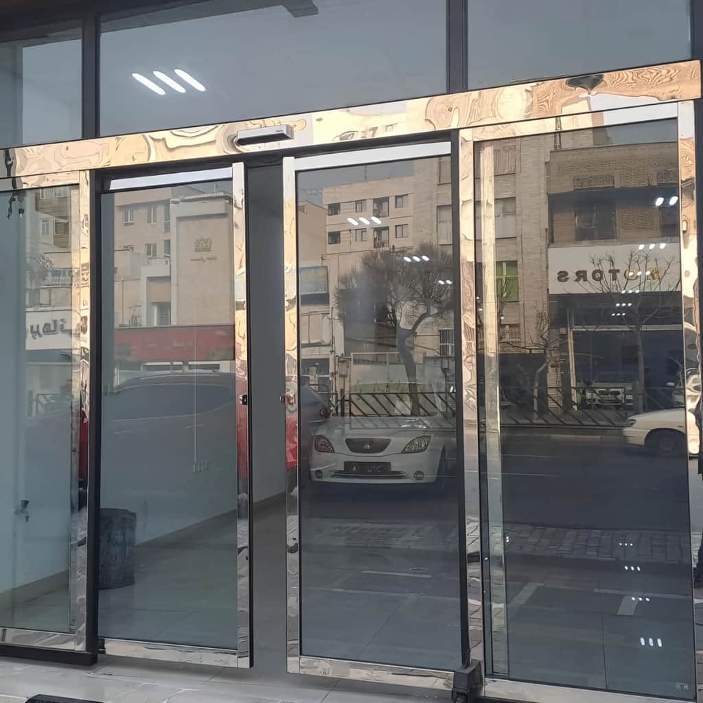 قیمت درب اتوماتیک تک لنگه بر اساس تجهیزات