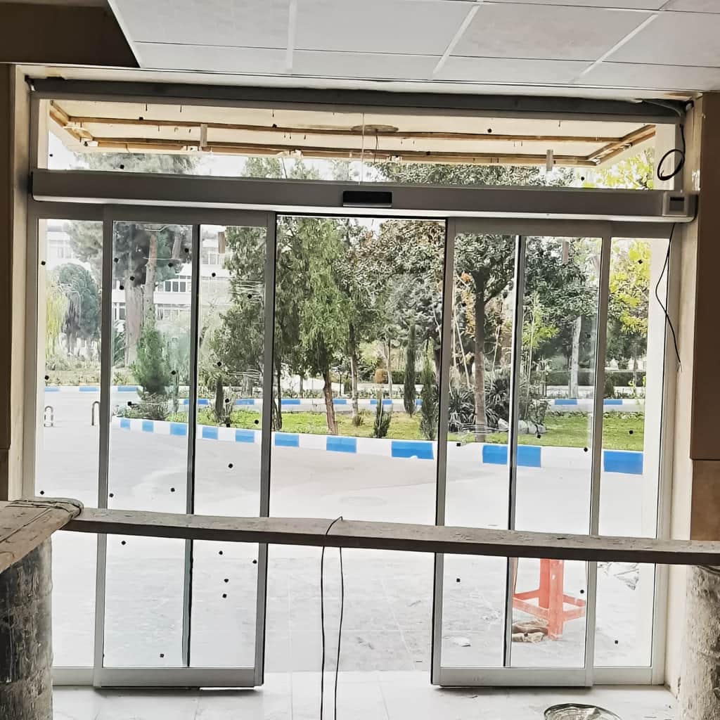 خدمات نصب سنسور درب اتوماتیک شیشه ای