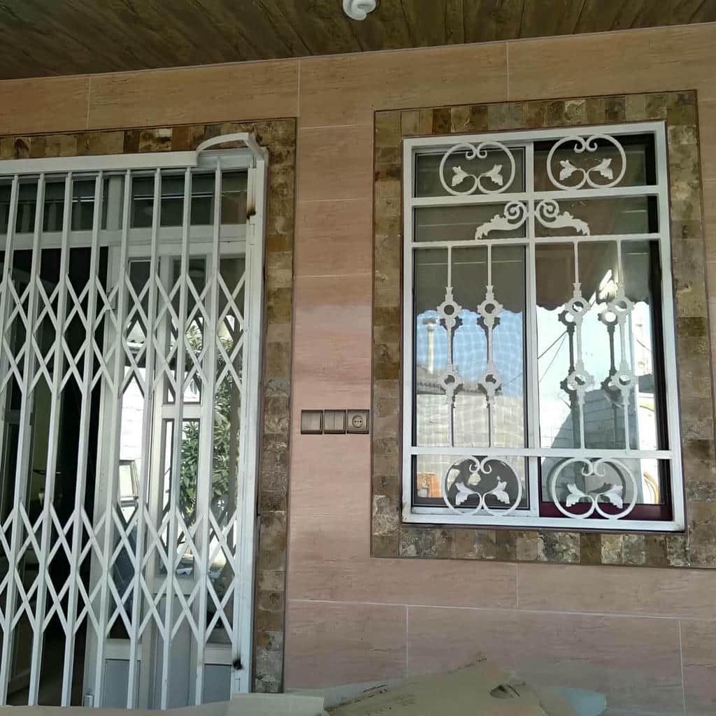 مقایسه حفاظ پنجره مدرن با طرح لوزی