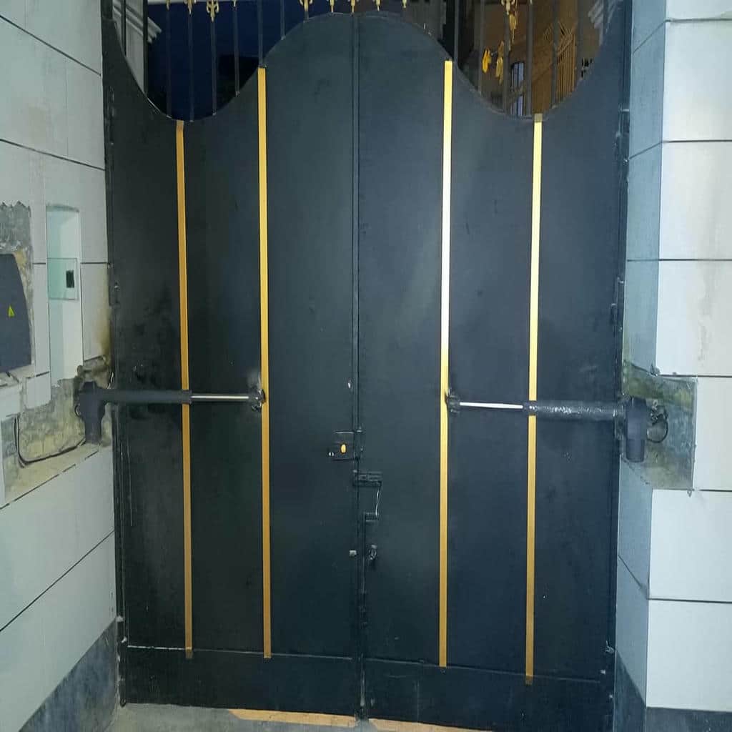نصب جک درب ویلایی بازویی روی ستون