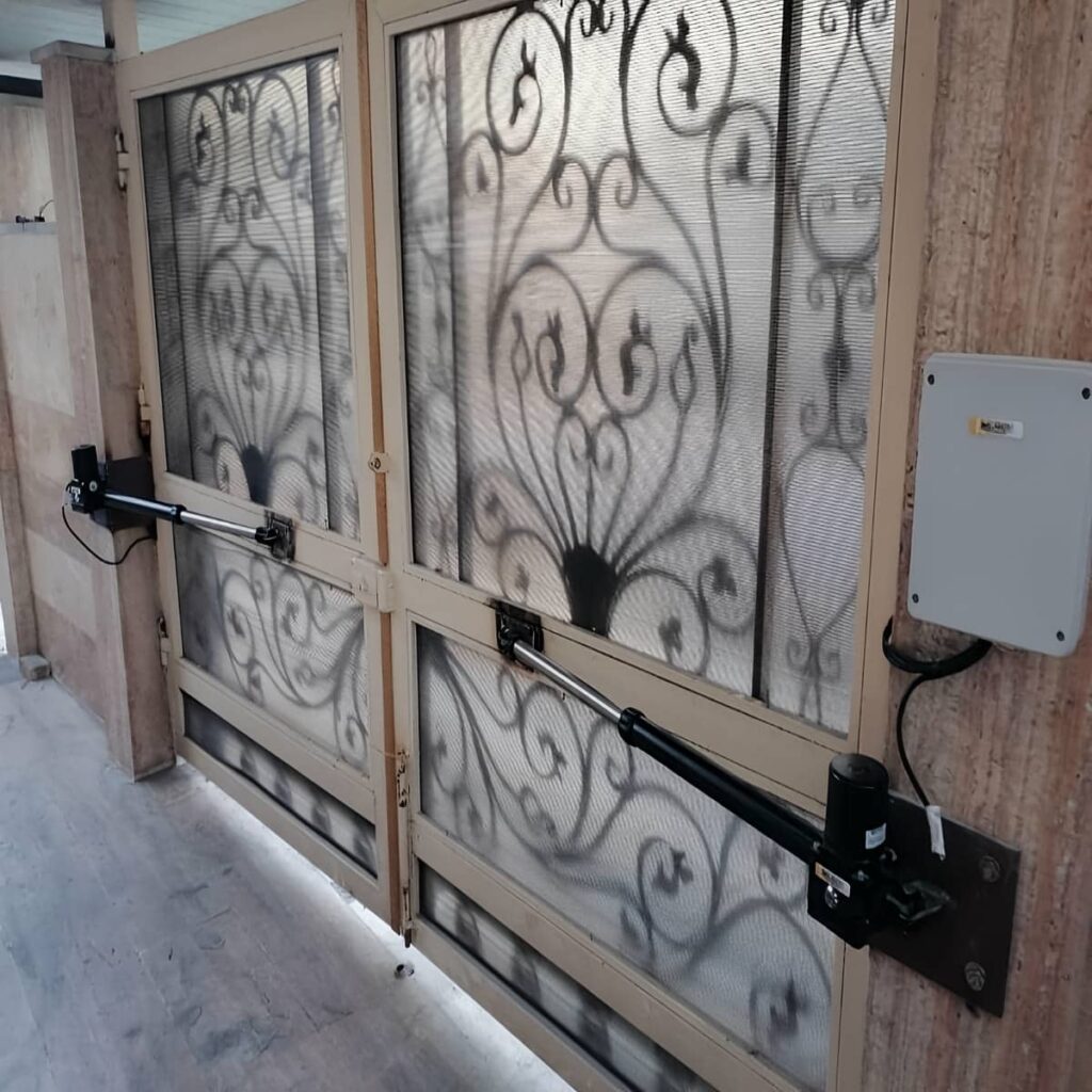 اجرای جک درب پارکینگ ایرانی بازویی با پایه استاندارد