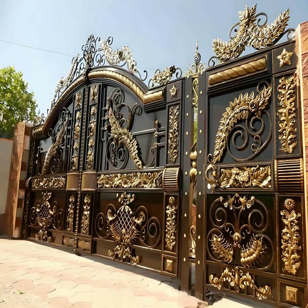 درب پارکینگ لولایی ستون دار با طرح CNC