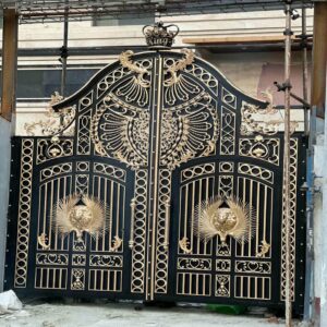 11 نمونه درب حیاط طرح چوب فلزی