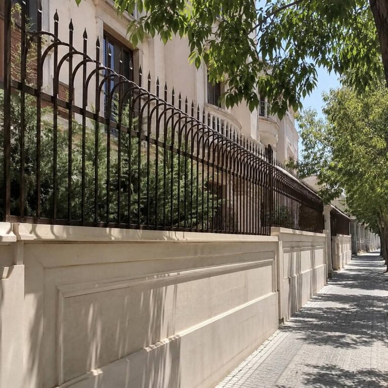 10 مدل حفاظ دیوار کوتاه حیاط