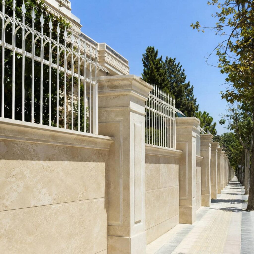 خرید حفاظ روی دیوار حیاط مسکونی با انتخاب مدل مناسب