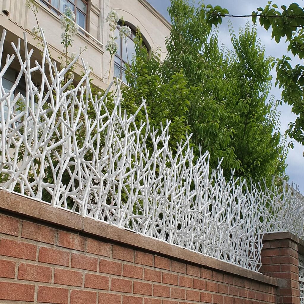 جزئیات میلگرد حفاظ روی دیوار حیاط مسکونی