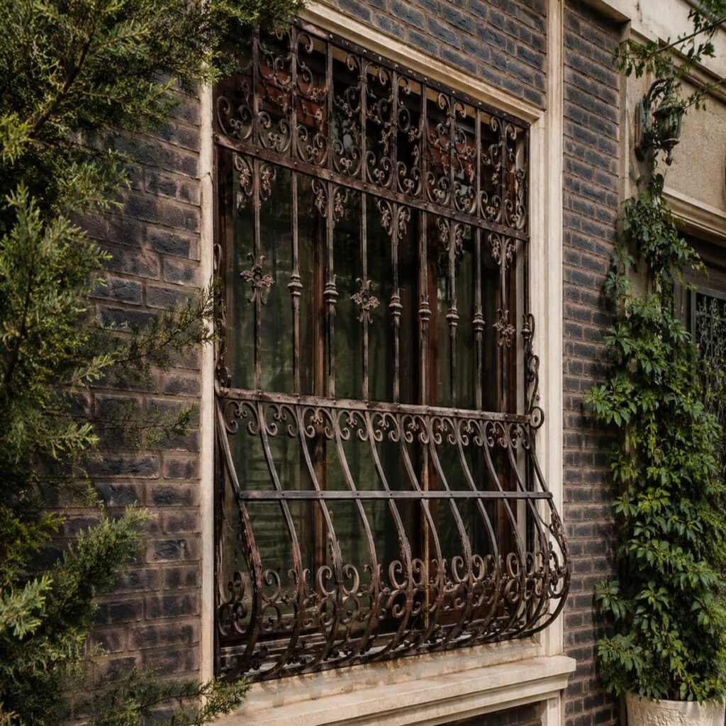 نصب حفاظ پنجره آپارتمان طبقات پایین داخل دهانه