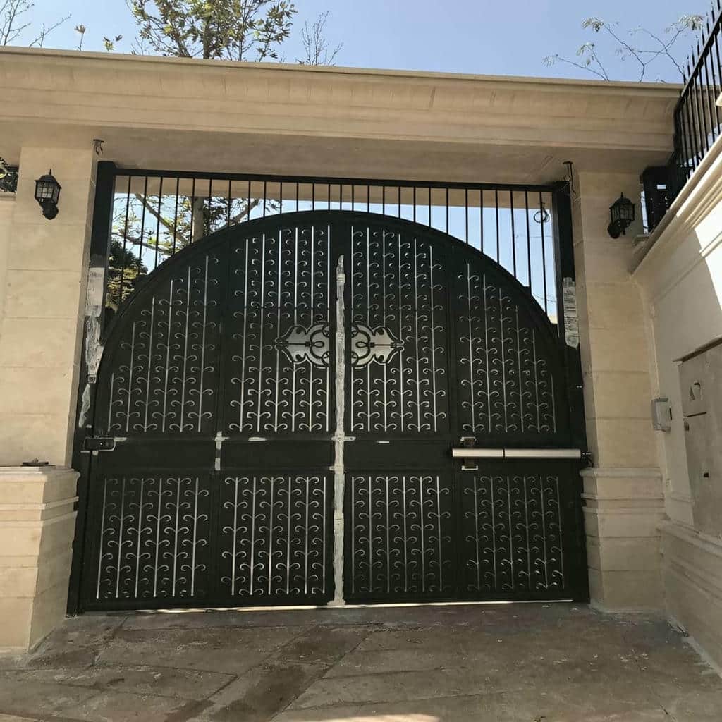 اندازه‌گیری تخصصی دهانه ورودی ساختمان در بجنورد