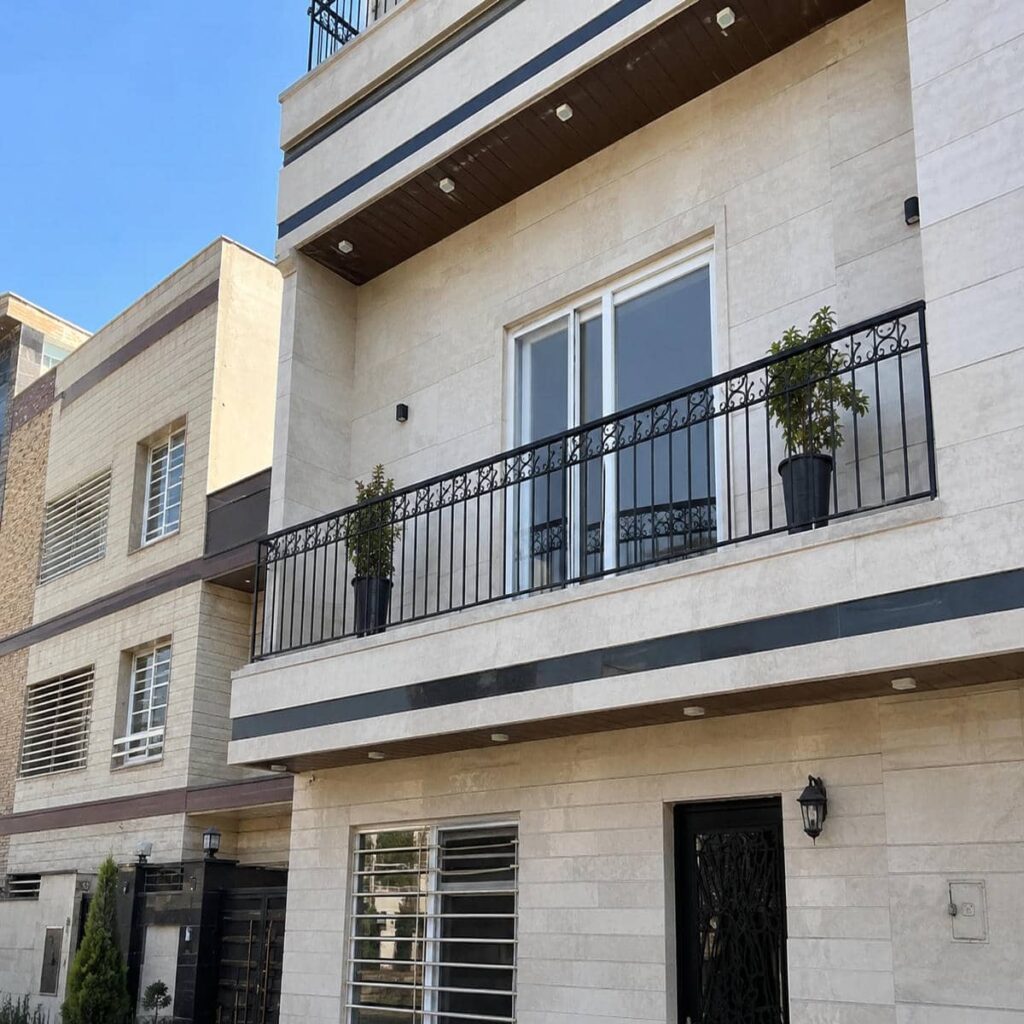 جان پناه تراس با دست انداز فلزی یکپارچه