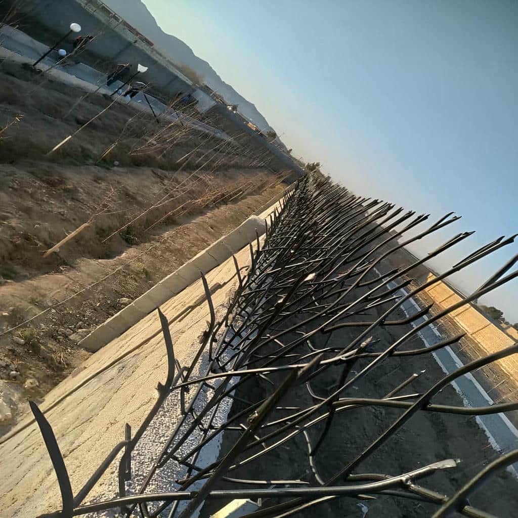 جزئیات پوشش فلزی مات در نمای نزدیک