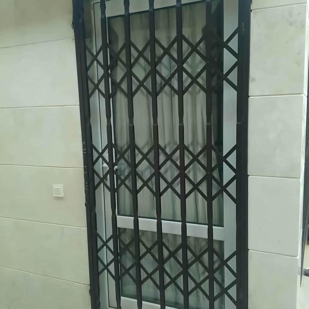 حفاظ آکاردئونی ساختمان با پوشش رنگی