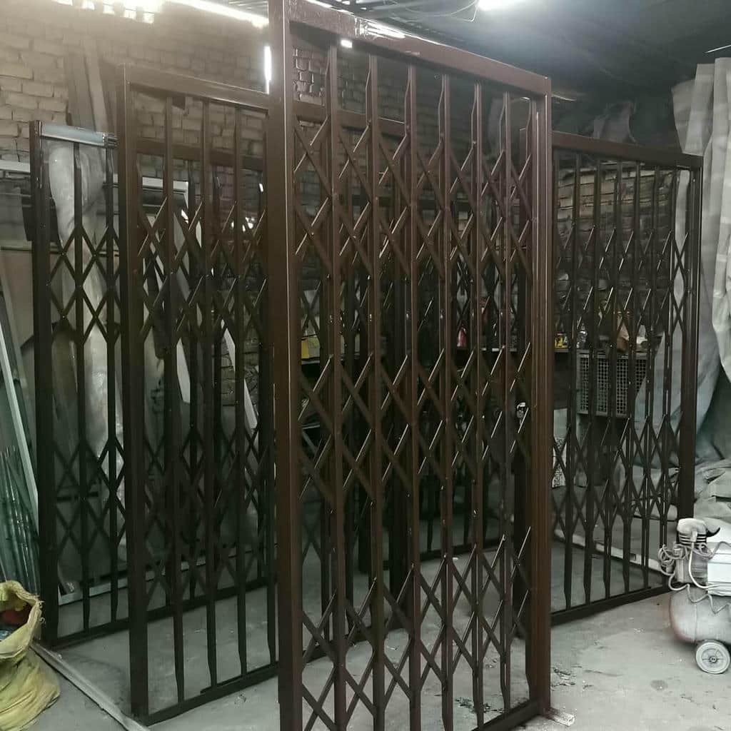 حفاظ آکاردئونی ورودی ساختمان ساری