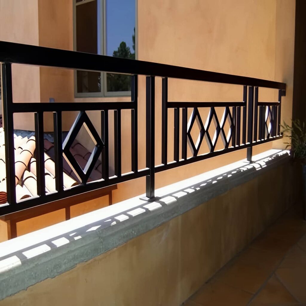 حفاظ بالکن استان لرستان مدل دکوراتیو