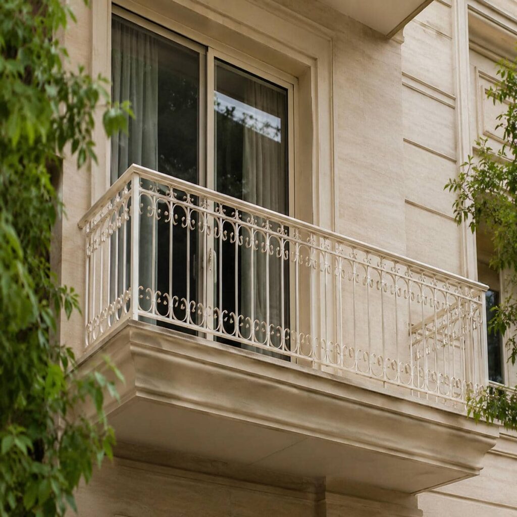 حفاظ بالکن در قزوین برای فضای باز