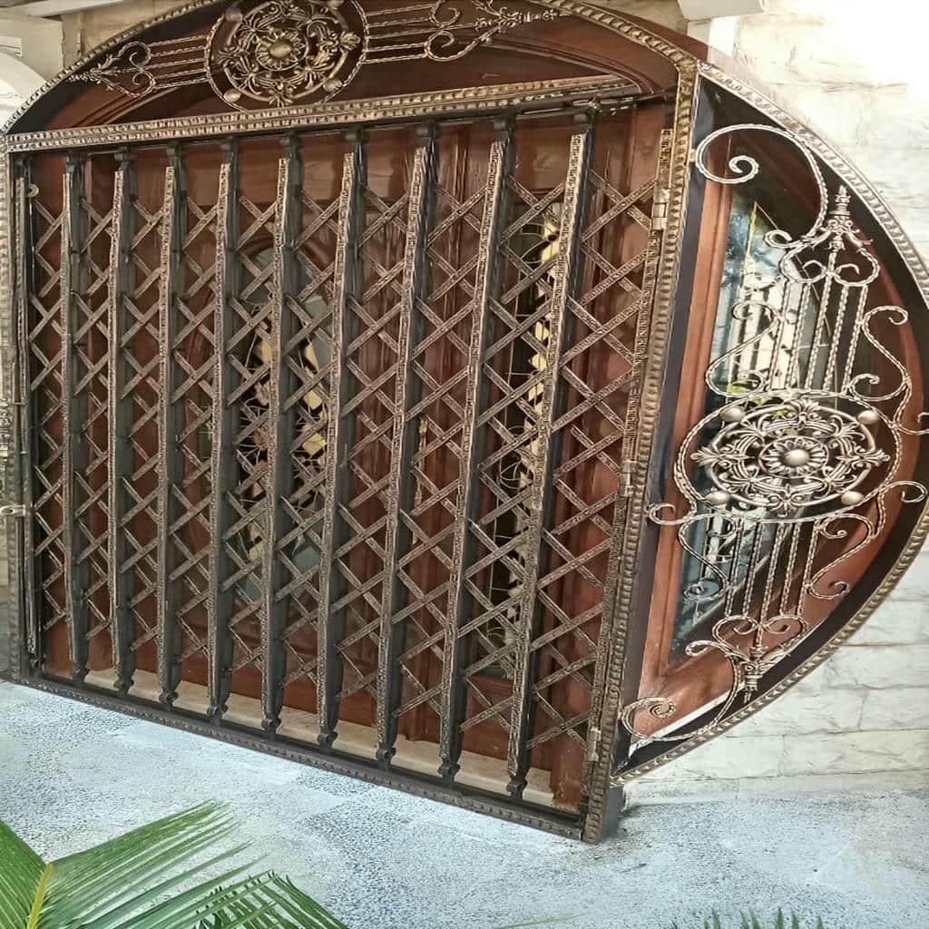 حفاظ درب آکاردئونی سفارشی