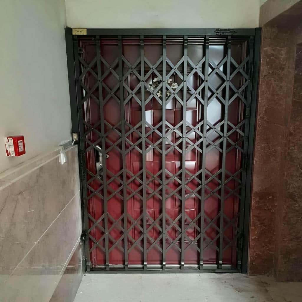 حفاظ درب آکاردئونی فلزی ساری