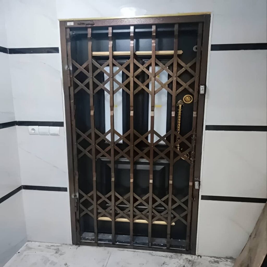 حفاظ درب آکاردئونی فلزی شیراز