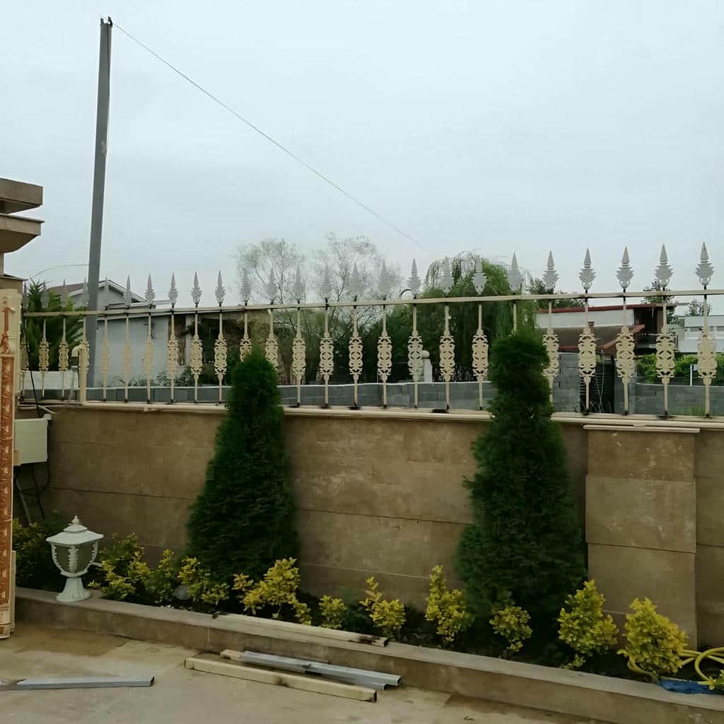 حفاظ دیوار استان یزد نمای کلاسیک آهنی