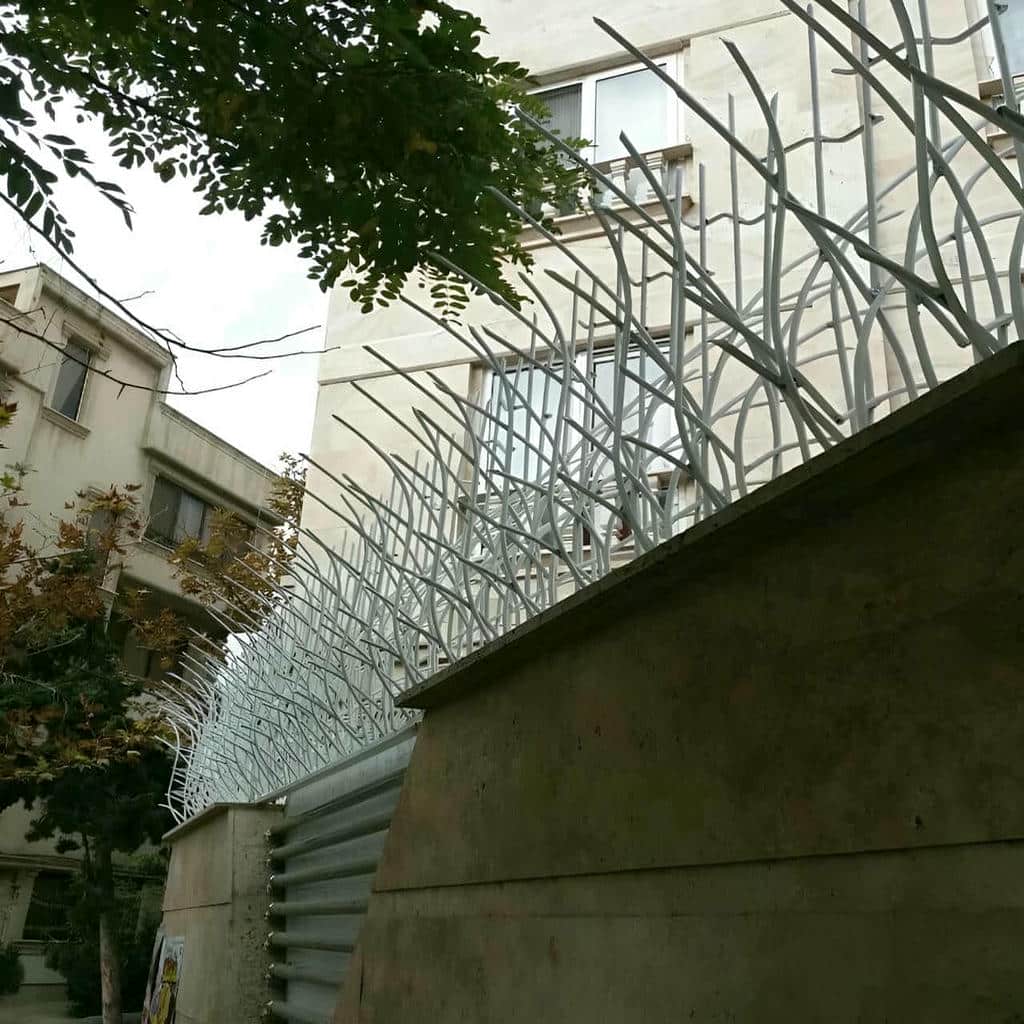 حفاظ دیوار سنندج جزئیات شاخه های فلزی