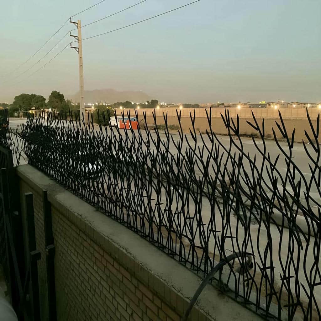 حفاظ سرنیزه ای فلزی محوطه